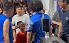李璇：别因为三个人给申花球迷整体打标签；遇到类似事情应善意提醒