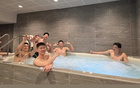 赢球心情好！李弘权赛后晒冰水浴视频 全队表情放松