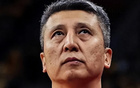 男篮丢铜牌1天后！官媒下场锐评，矛头指向1人，拒绝“辛苦叙事”