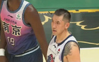 赛季首胜，山东男篮轻取南京，王岚嵚27+6扬眉吐气，班顿拖球队后腿