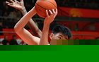 没人喂饼原形毕露！2米26大中锋仅5分2板，球迷：杜锋真没骂错你